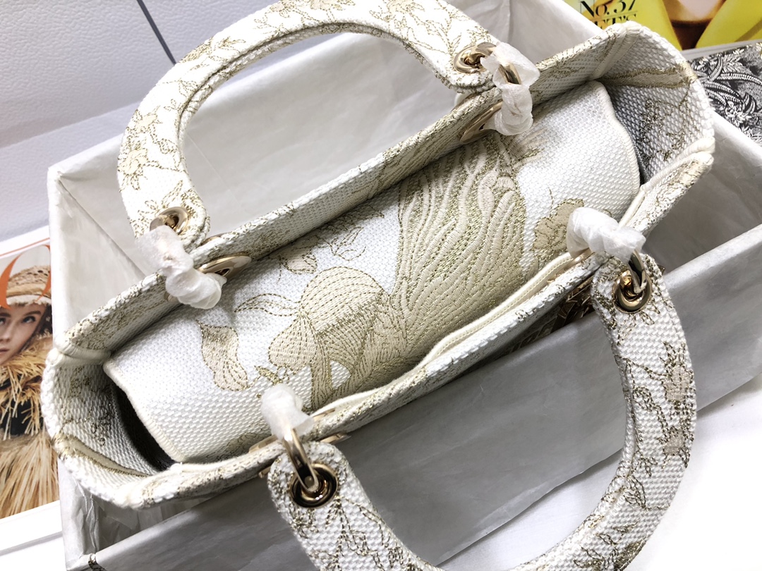 Handbag Dior M0565 size 24 x 20 x 11 cm - vstockx