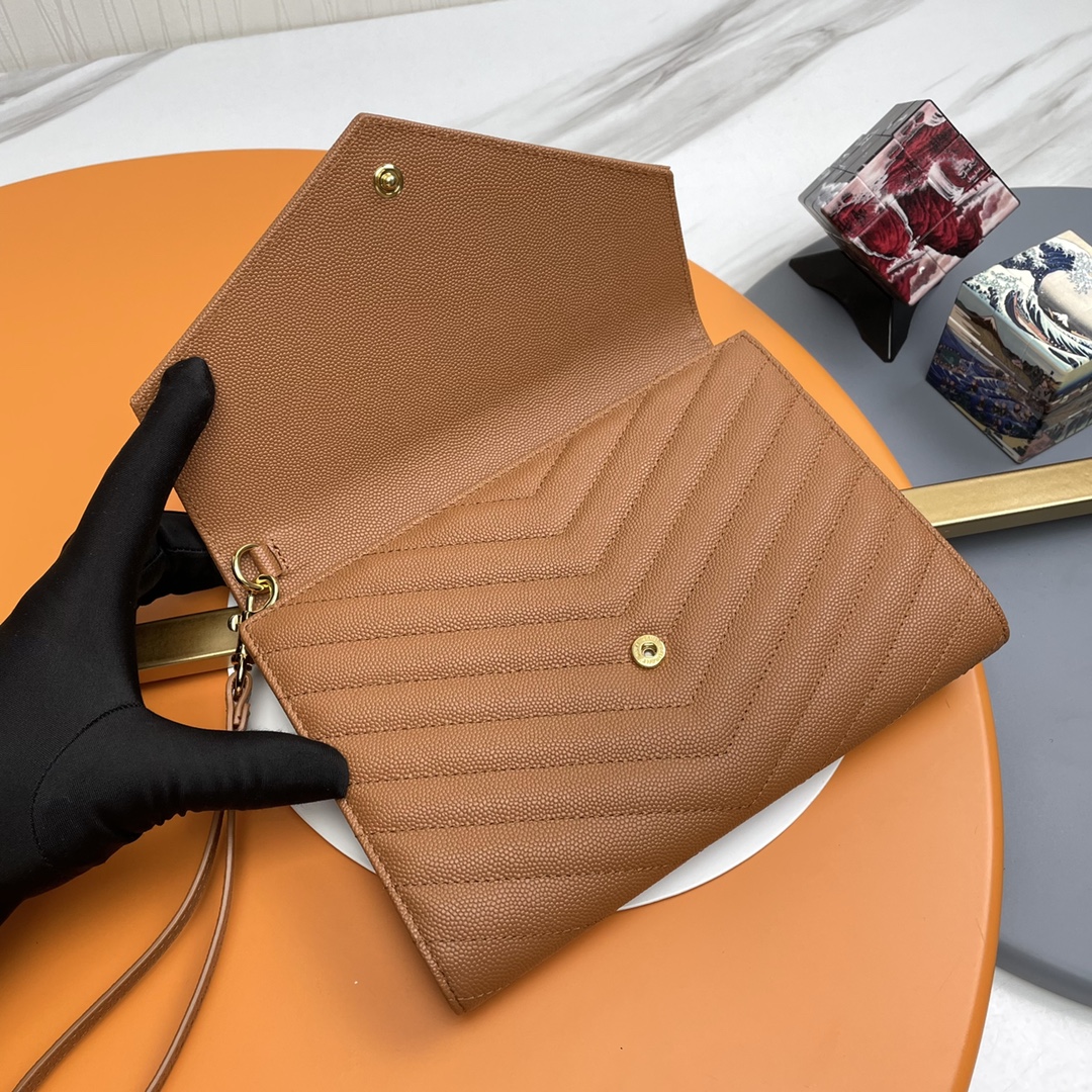 Handbags SAINT LAURENT 617662 size 21x16x3 cm - vstockx