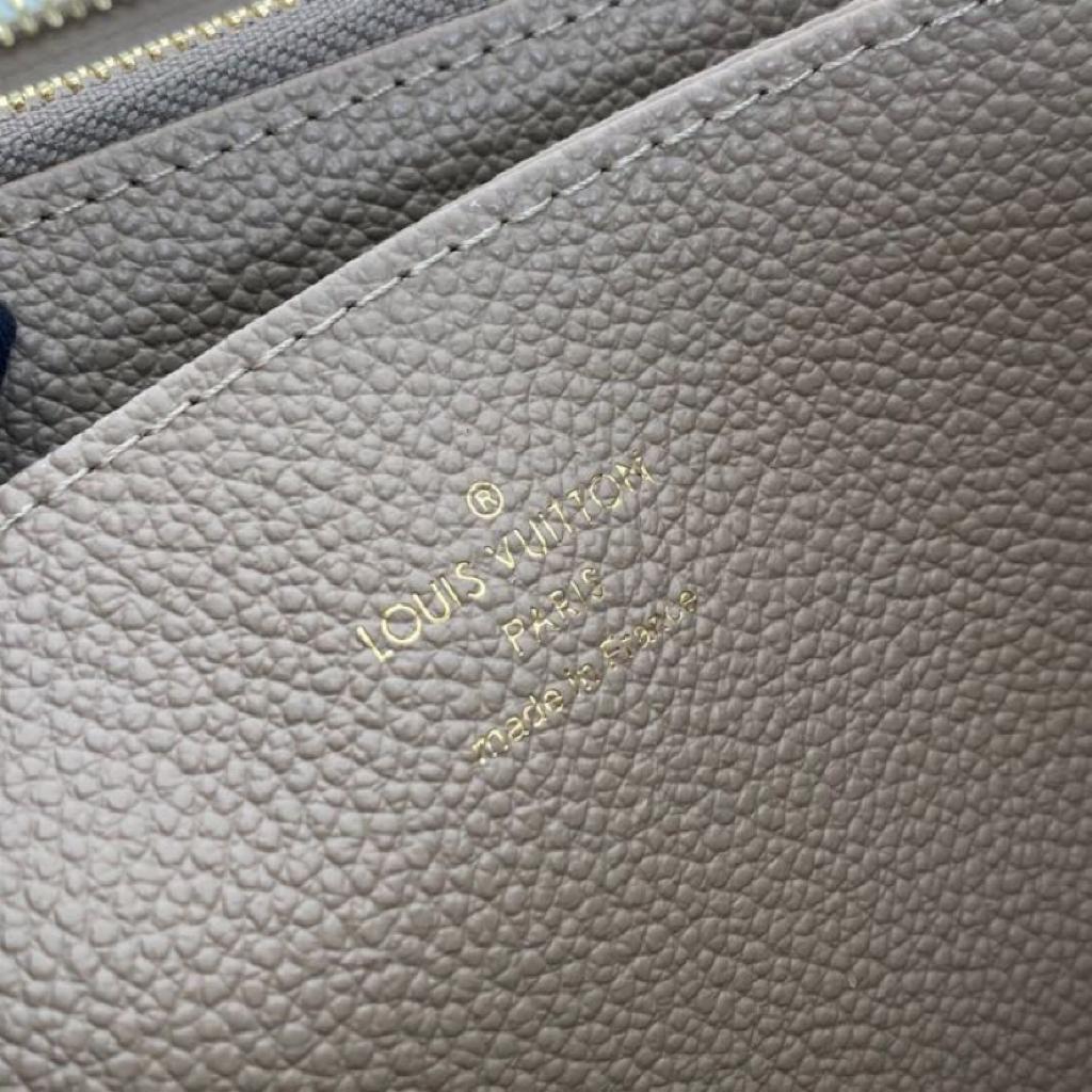 Handbag Louis Vuitton M69794 size 19.5 x 10.5 x 2.5 cm - vstockx