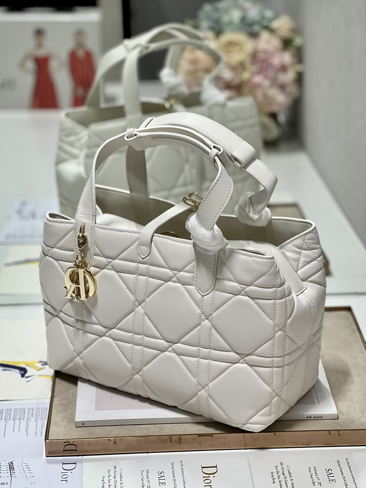 Handbag Dior 1188 size 30  36  15 cm - vstockx