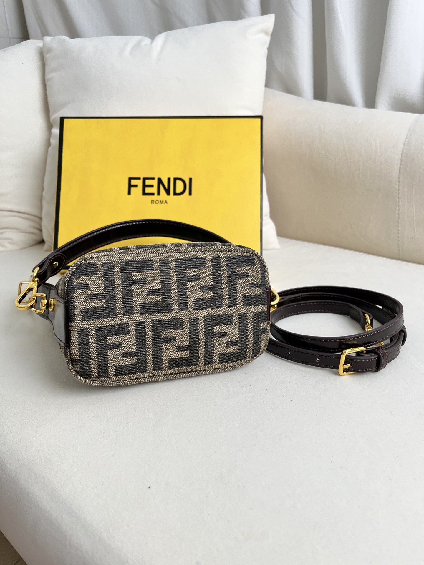 handbags FENDI 016 size:15*9*13cm - vstockx