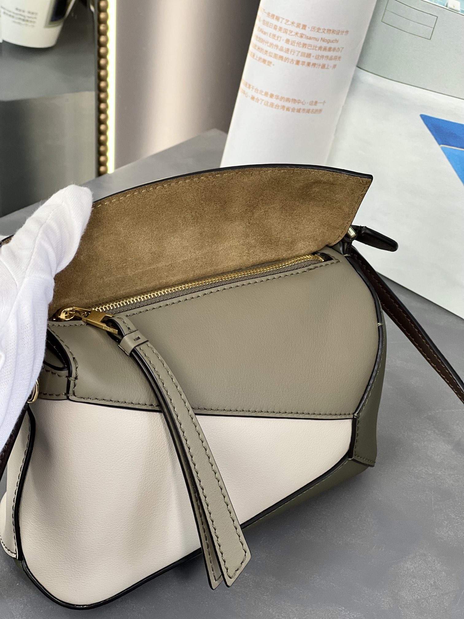 Handbags LOEWE    size:18-8-12.5 cm - vstockx