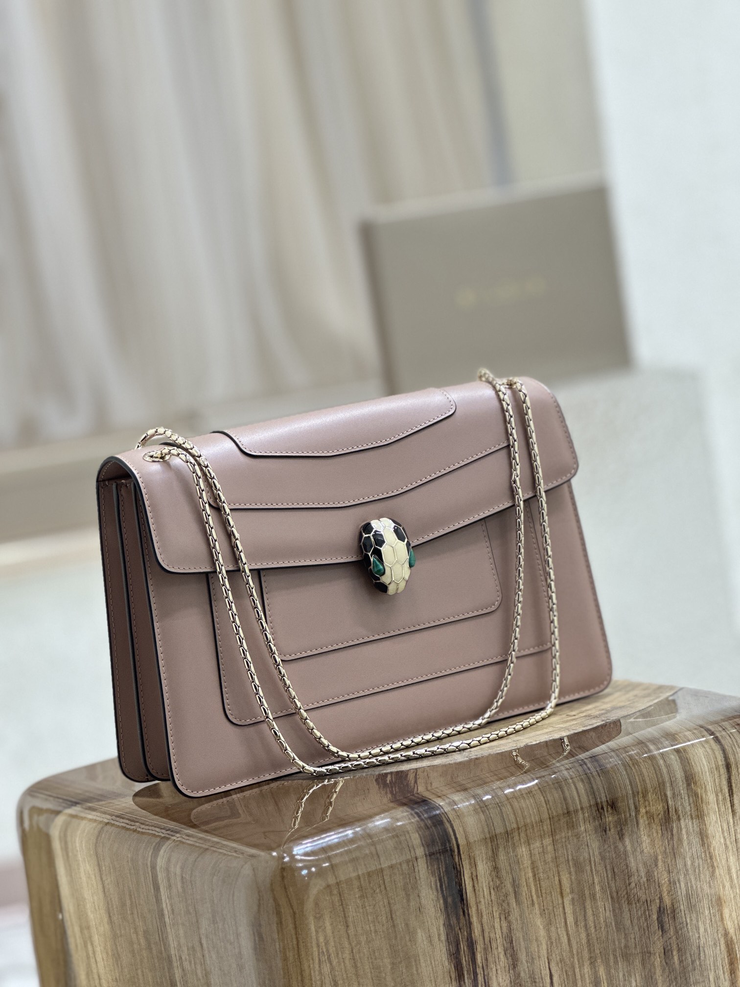Handbags Bvlgari 35362 size:28*19*8 cm - vstockx