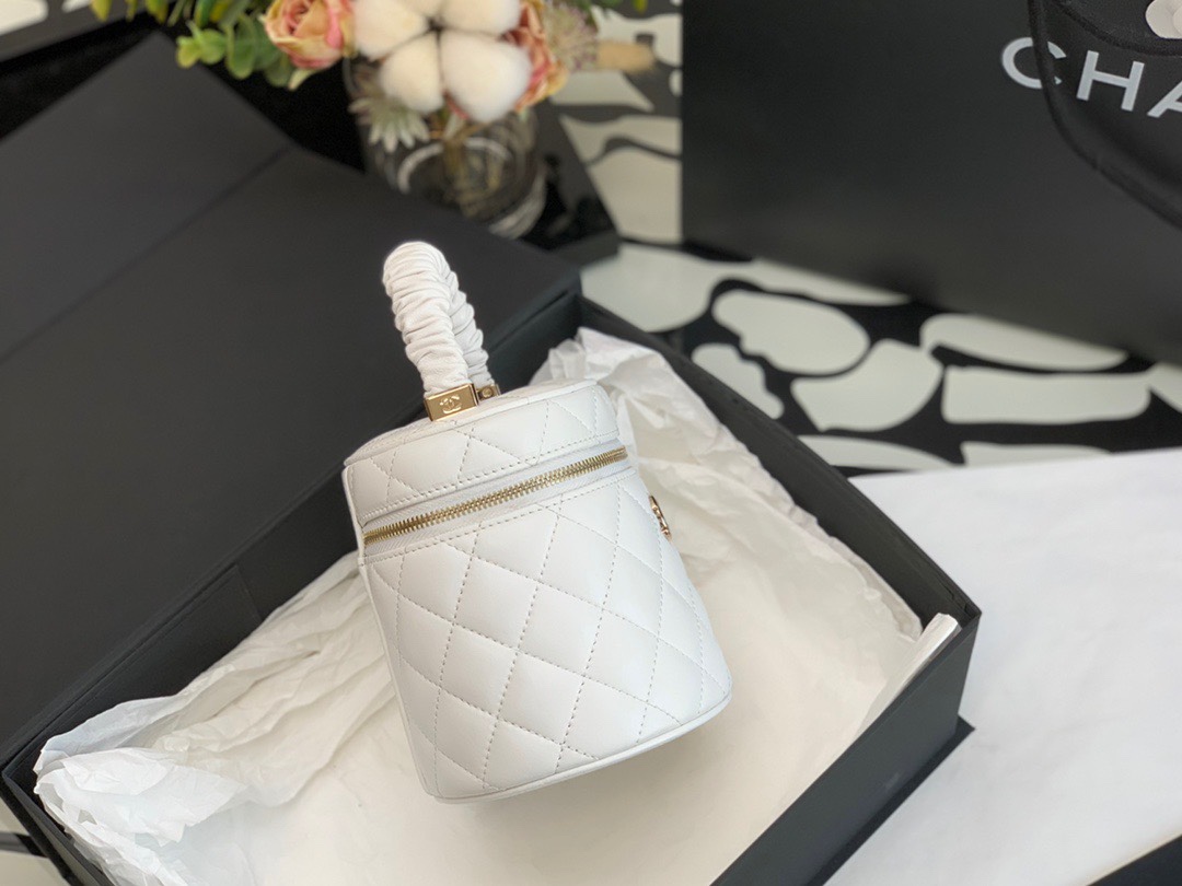 Handbag Chanel 2730 size 13  13  11 cm - vstockx