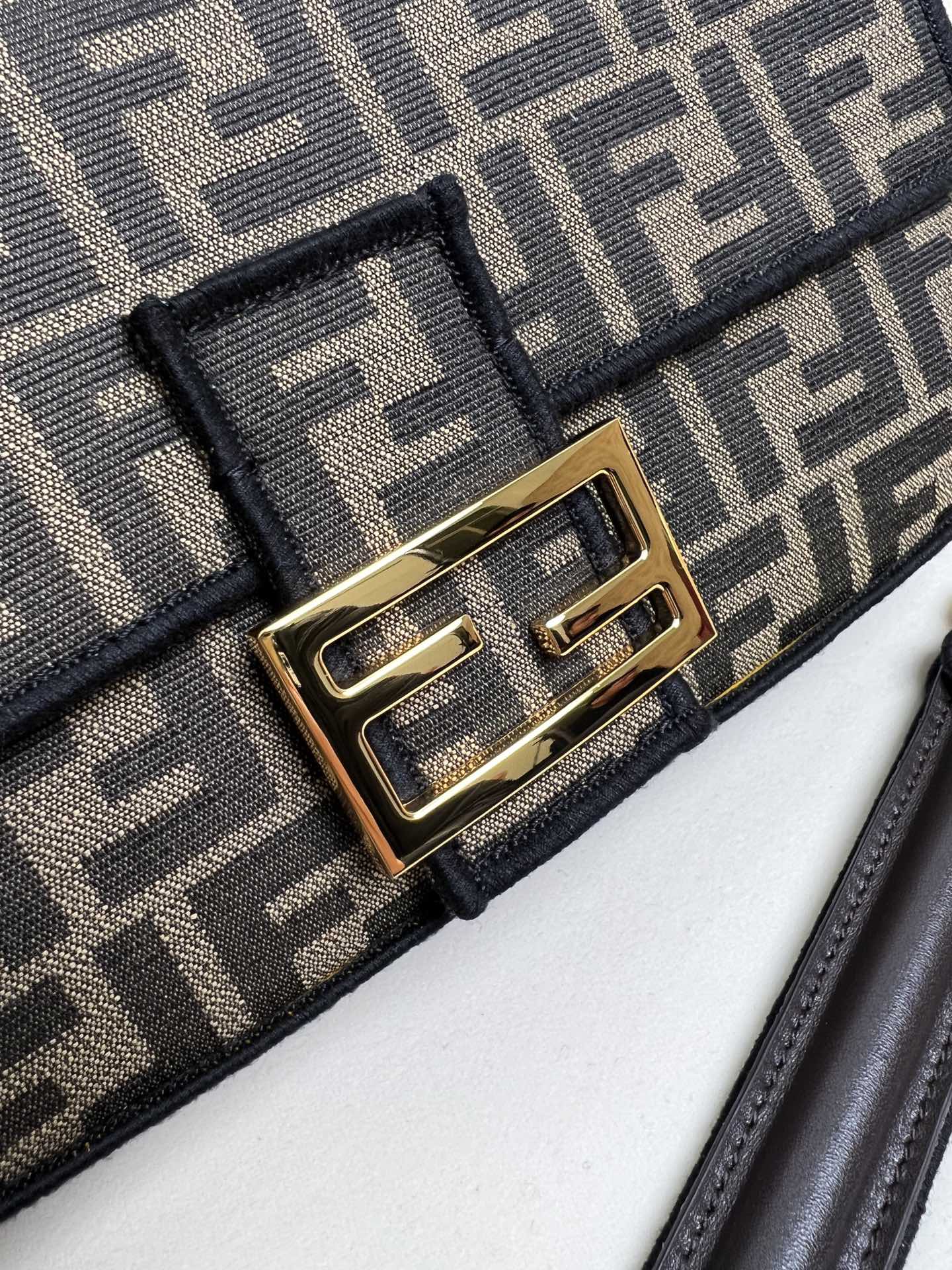 handbags FENDI 8BR600 size:27*15*6cm - vstockx