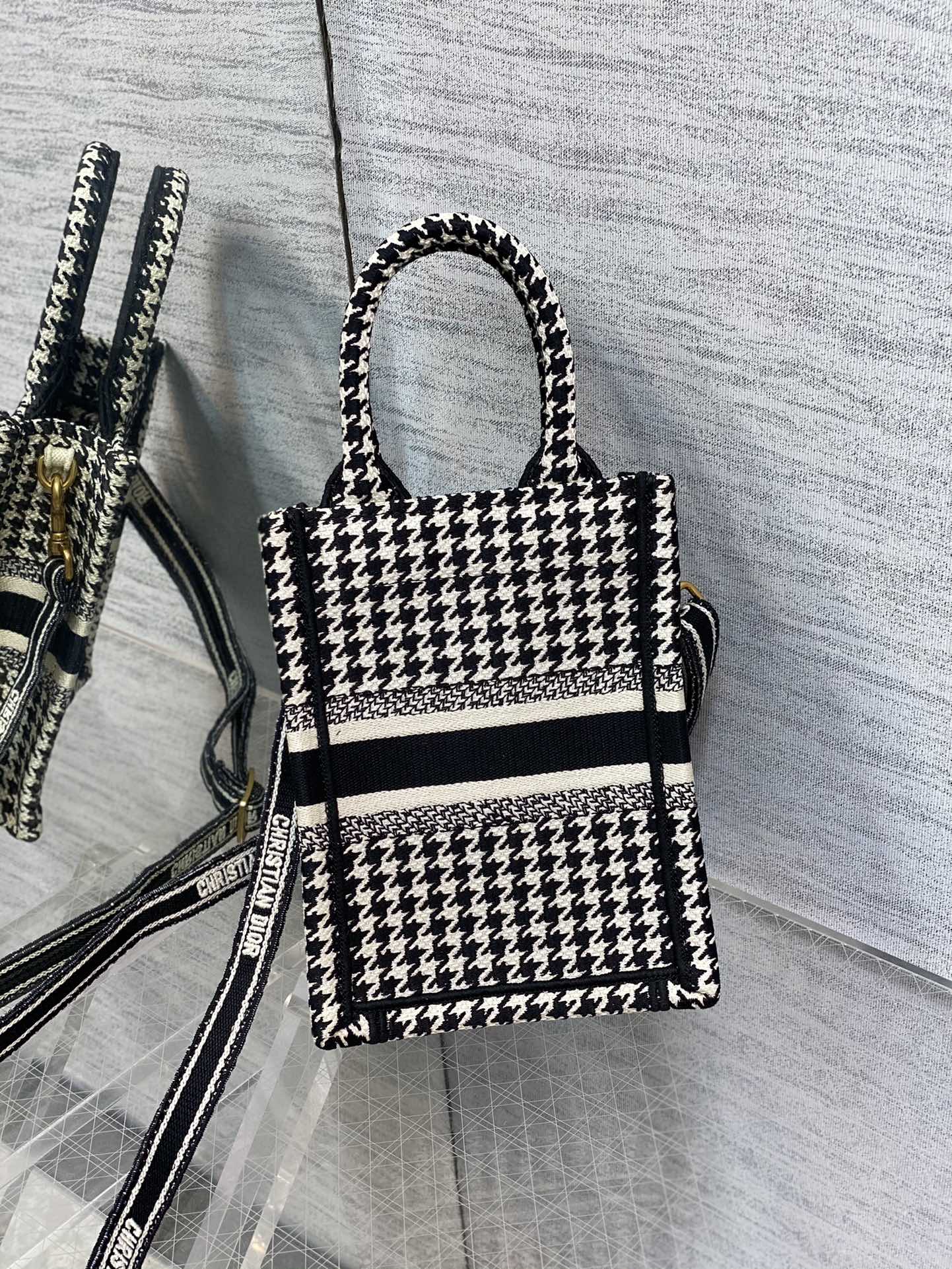 Handbag Dior size 13.5*5*18 cm - vstockx