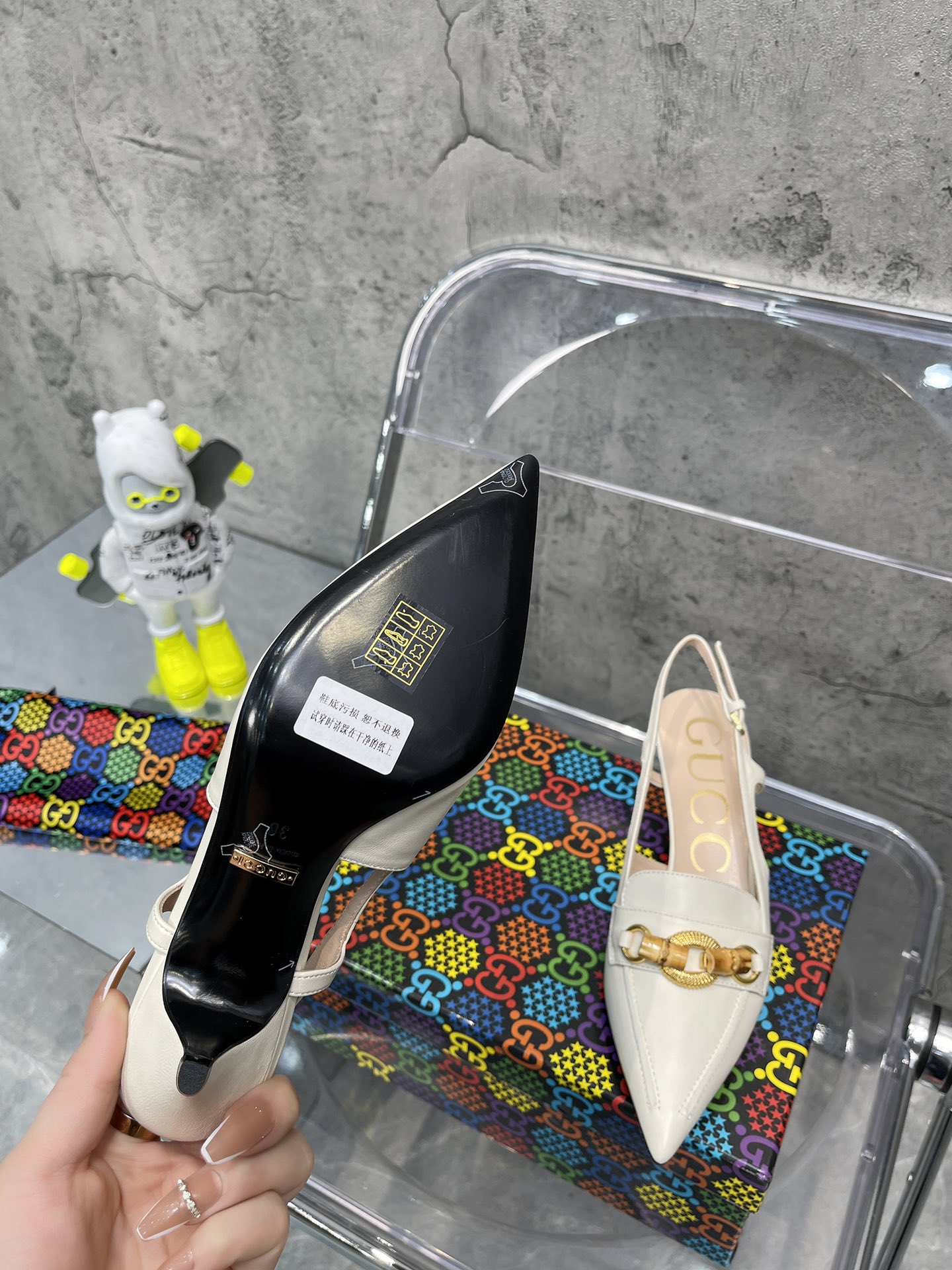 Gucci Women's crocodile print pump WOMEN 4 - vstockx