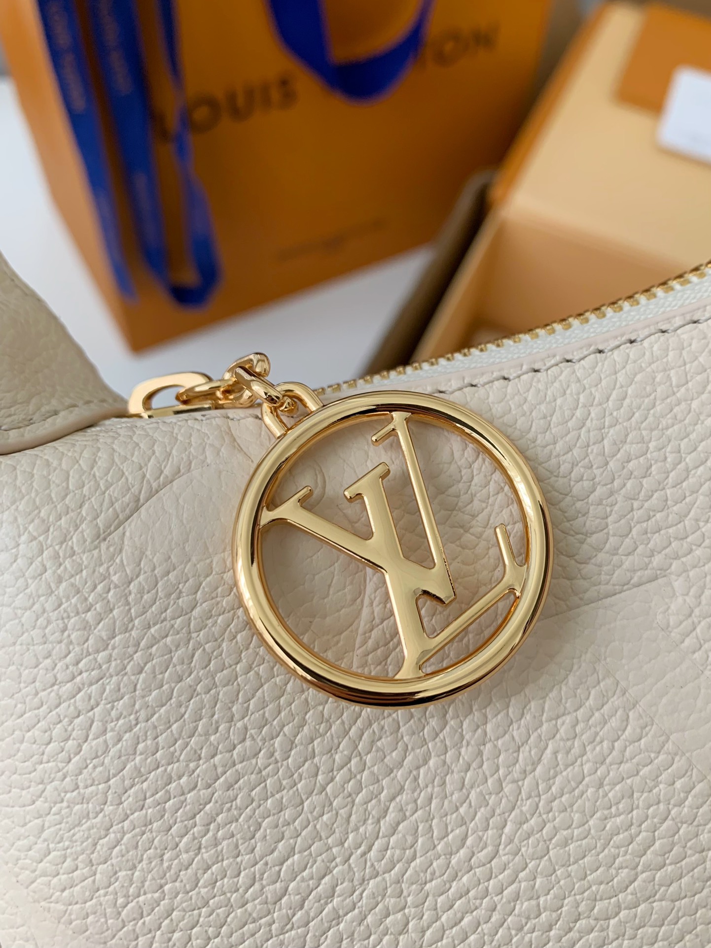 Handbags Louis Vuitton M82391 size:20.5*11*5 cm - vstockx