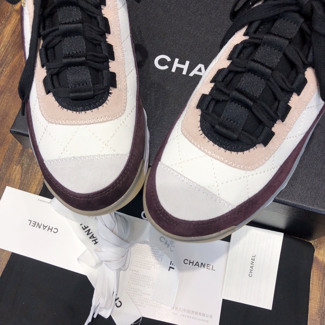 Chanel Fabric & Suede Calfskin Low Top Sneaker 8 - vstockx