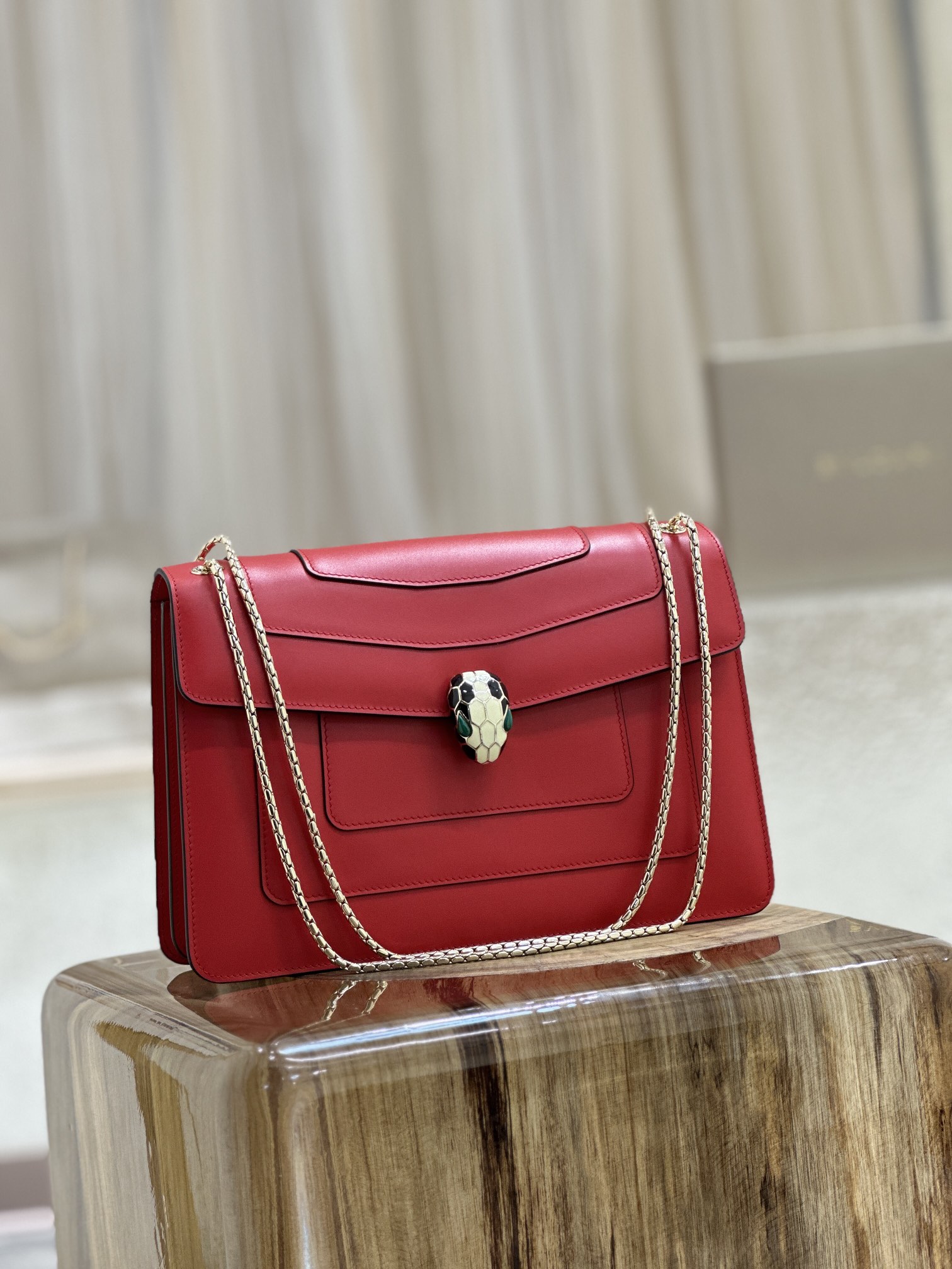 Handbags Bvlgari 35362 size:28*19*8 cm - vstockx