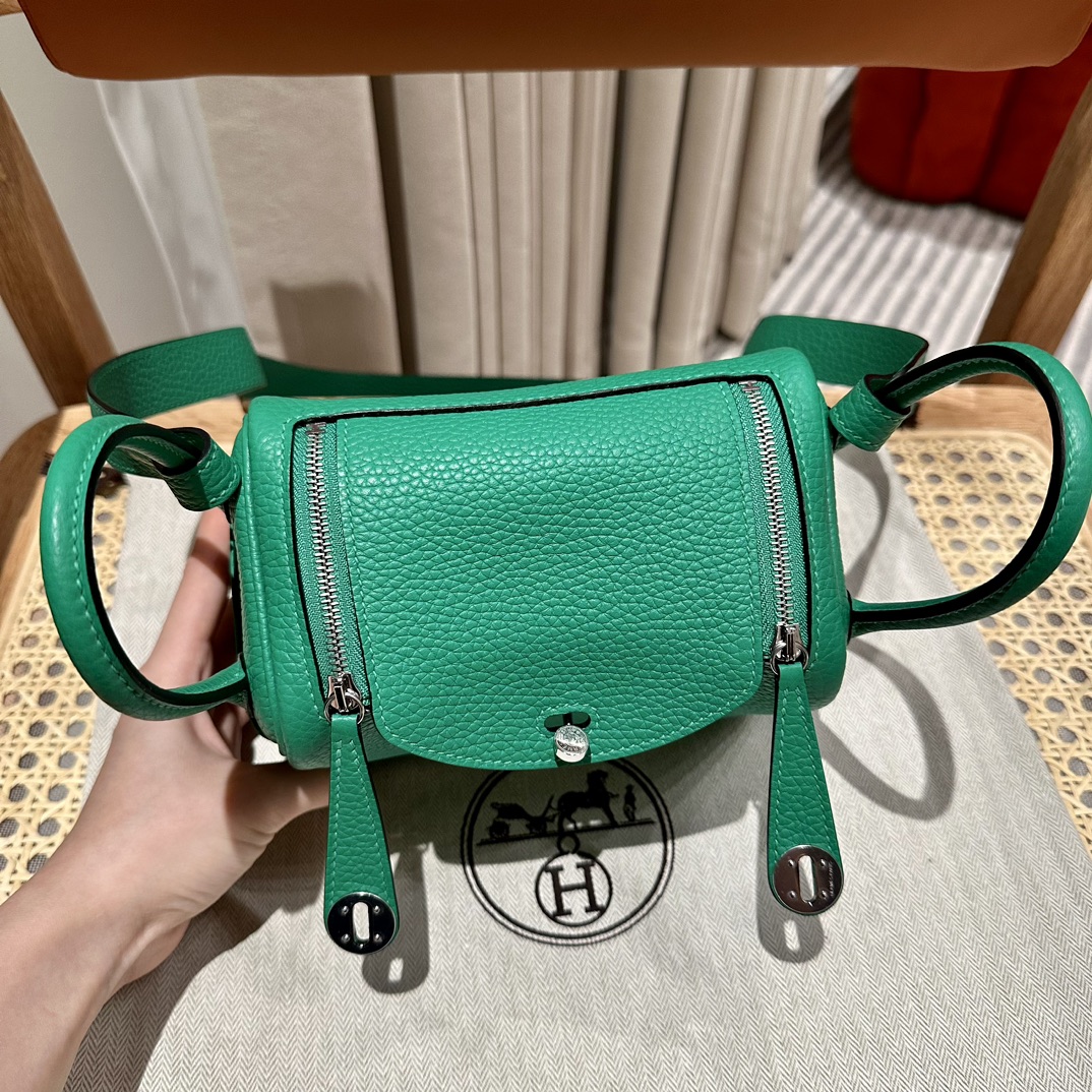 Handbags Hermes mini Lindy size:19 cm - vstockx