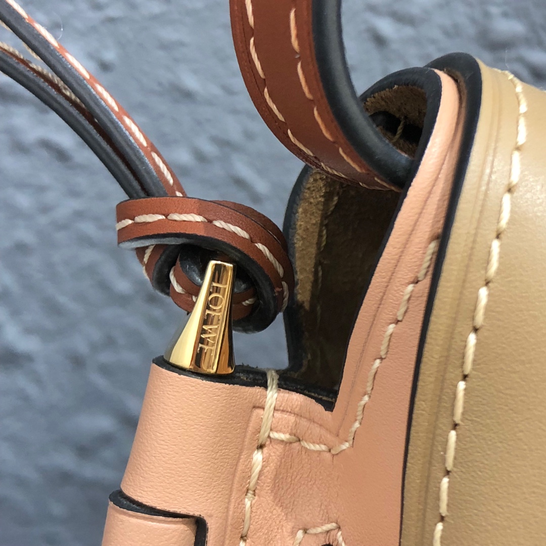 Handbags LOEWE zp size:20*19*11.5 cm - vstockx