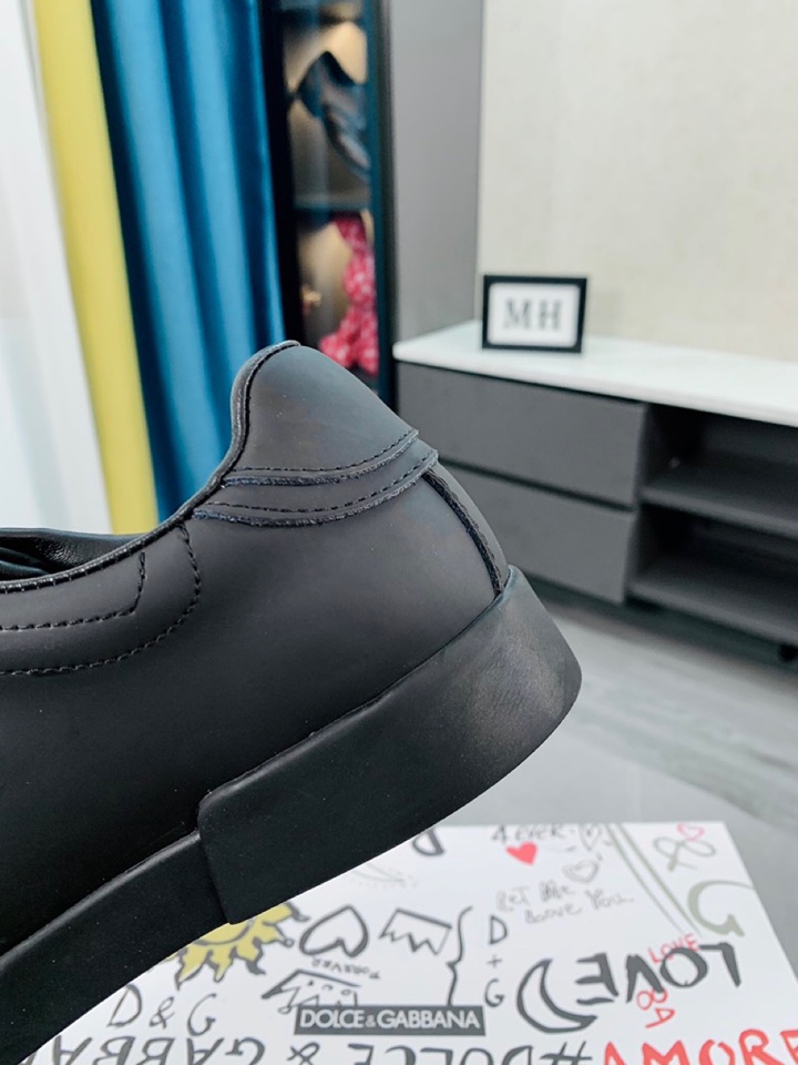 Dolce & Gabbana Low Tops Sneakers 91 - vstockx