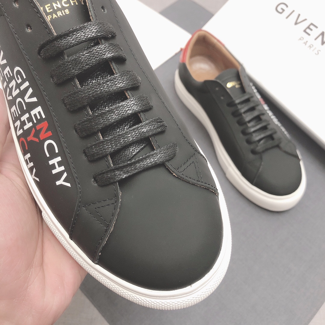 Givenchy Urban Street Logo-print Leather Sneakers 45 - vstockx