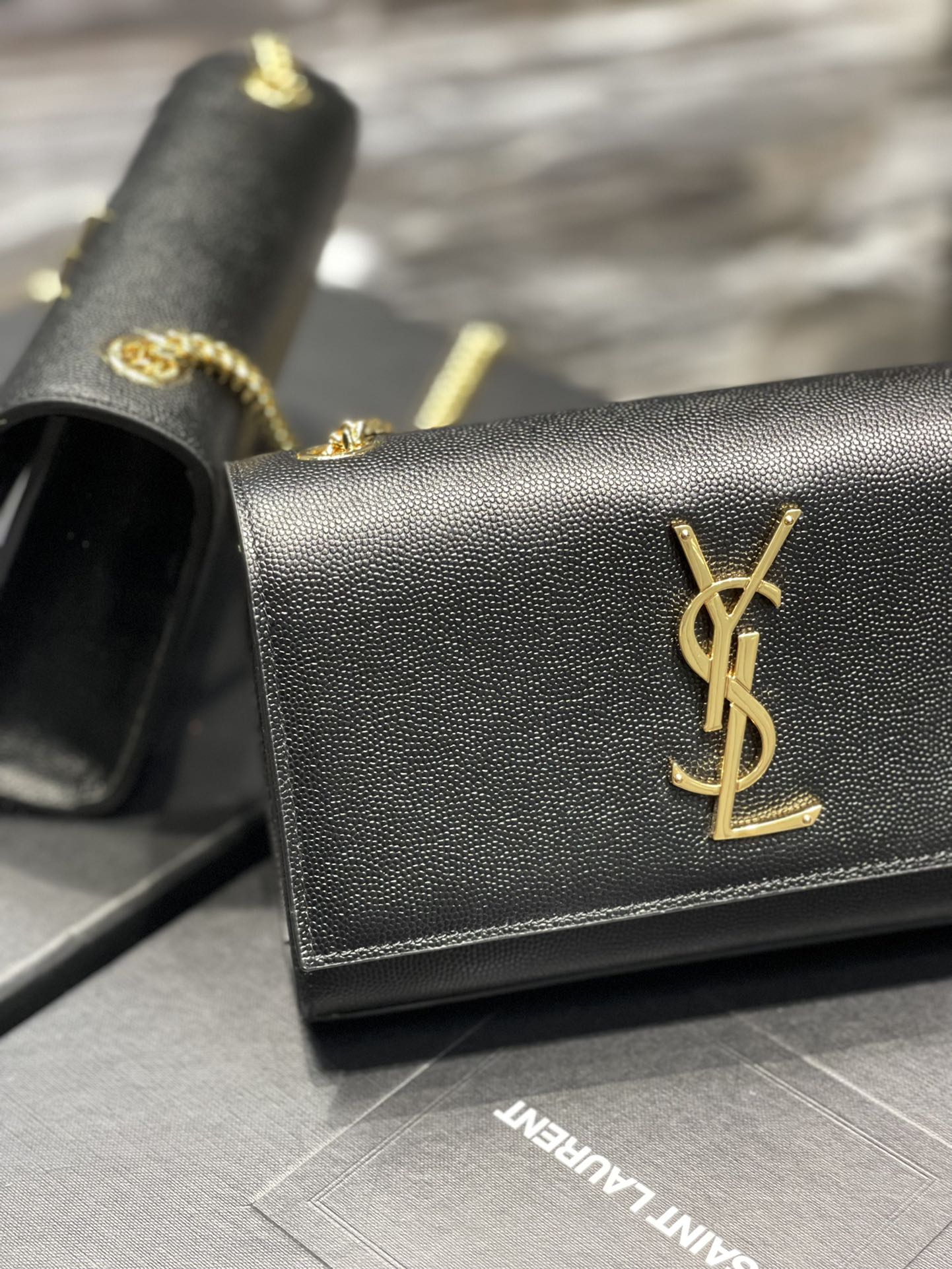 Handbags SAINT LAURENT 469390 size 20x13.5x5.5 cm - vstockx
