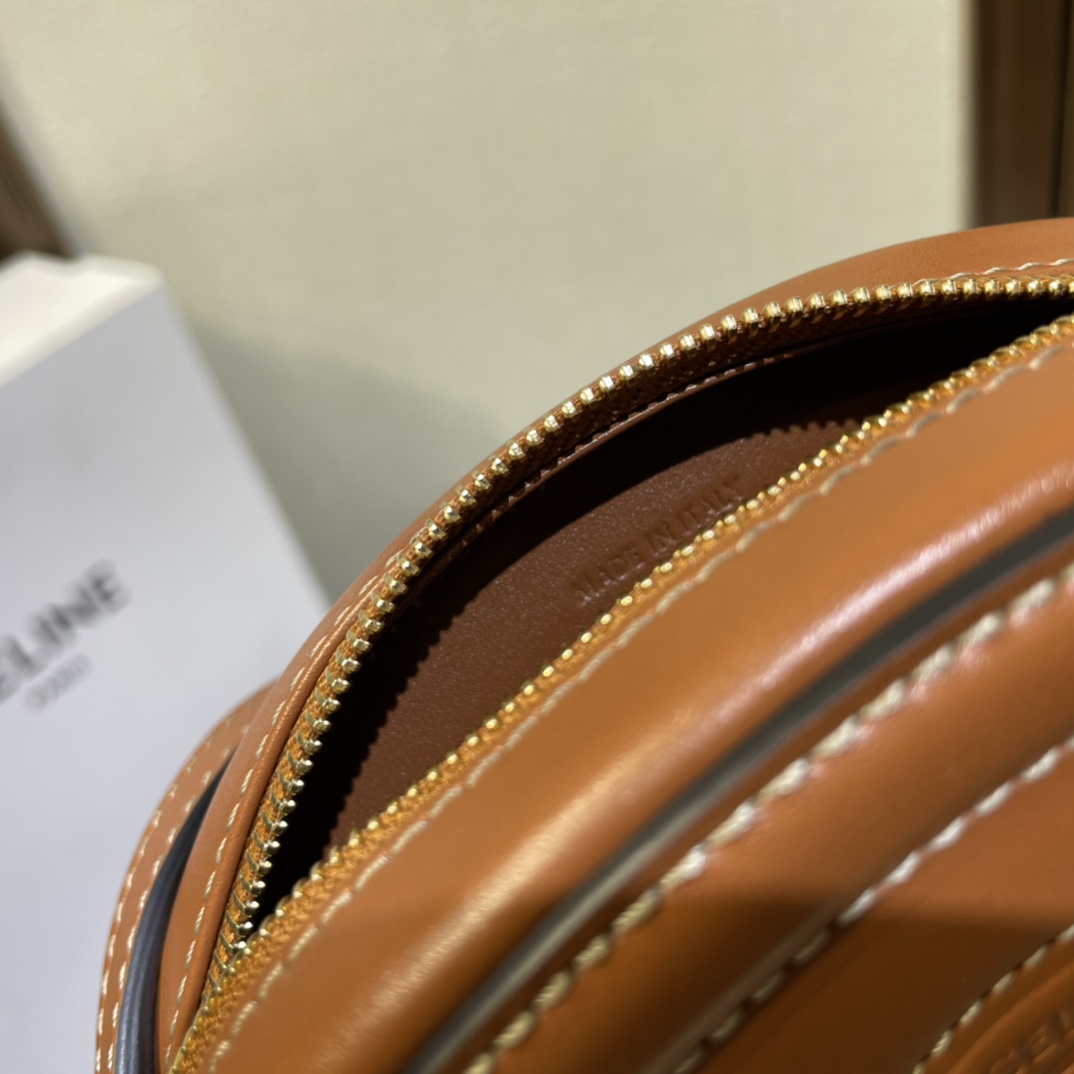 Handbags CELIN 101703 size:16x12.5x4 cm - vstockx