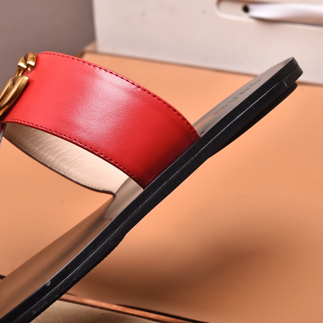 Gucci Slippers 10 - vstockx