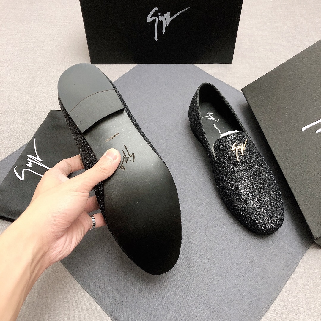 Giuseppe Zanotti Slip-on 12 - vstockx