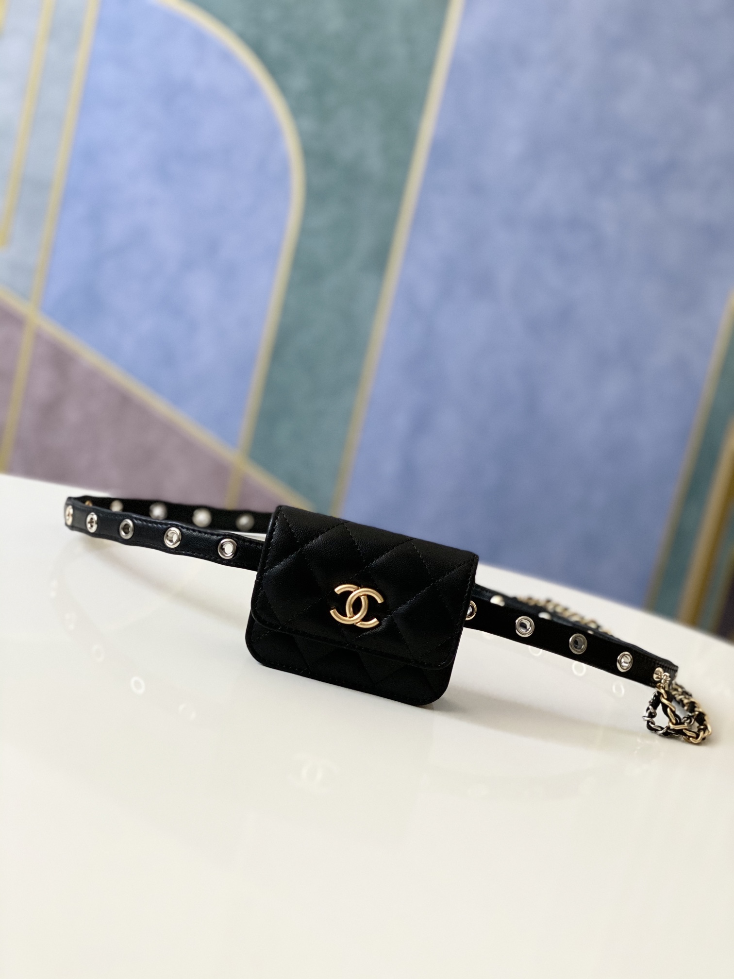 Handbag Chanel 81179 size 12 8.5 2.5 cm - vstockx