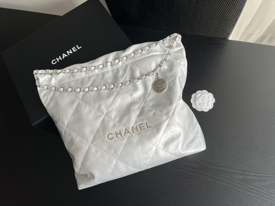 Handbag Chanel size 39cmx42cmx8 cm - vstockx