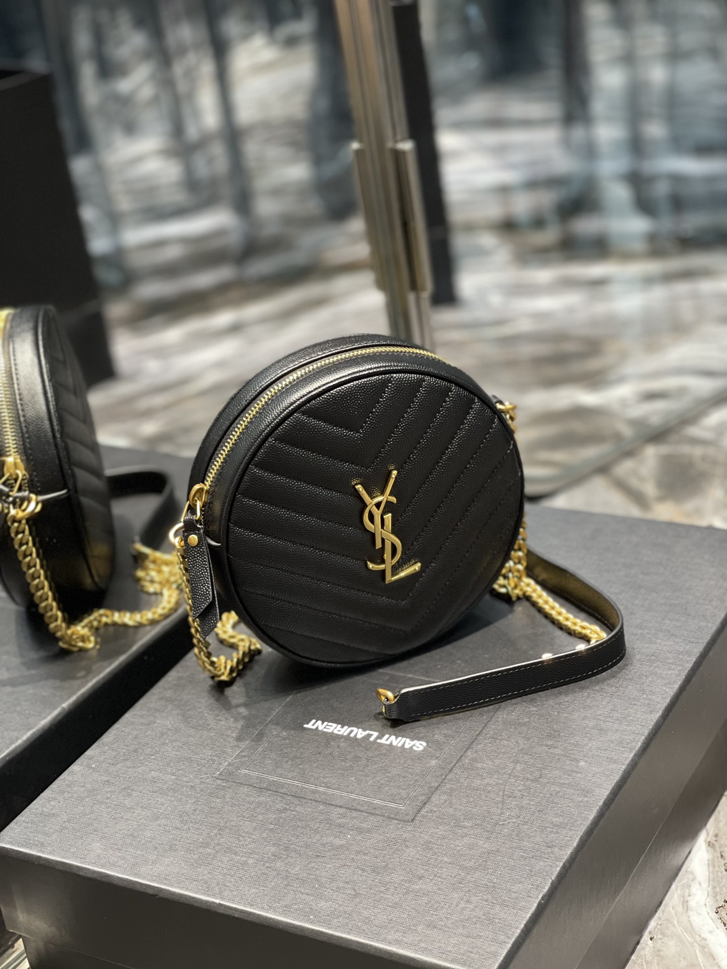 Handbags SAINT LAURENT 610436 size 17x17x5.5 cm - vstockx
