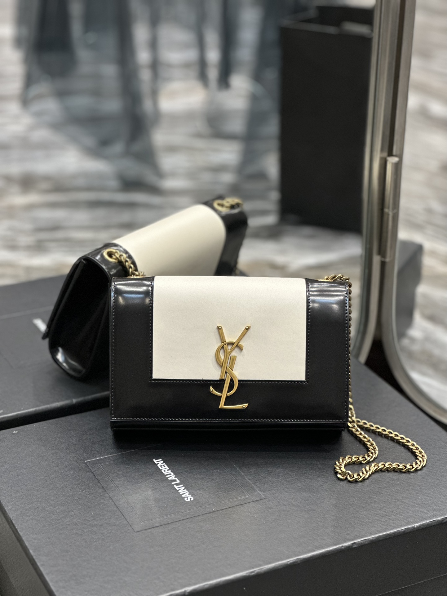 Handbags SAINT LAURENT 469390 size 20x13.5x6 cm - vstockx