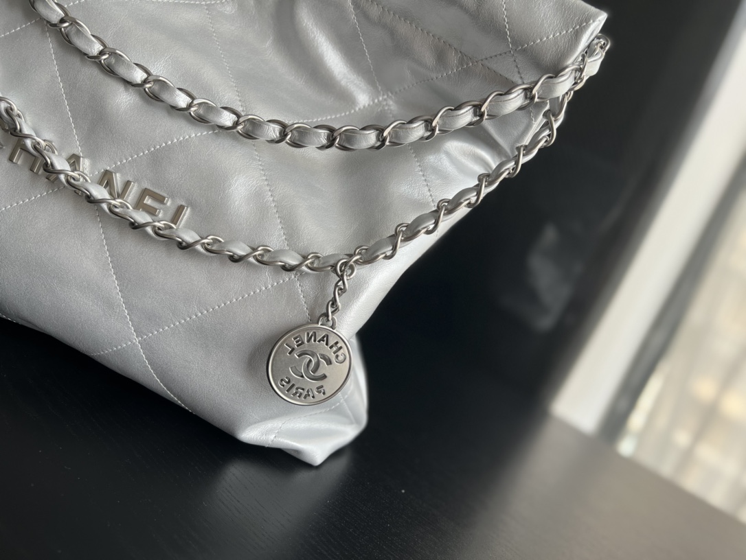 Handbag Chanel size 35cmx37cmx7 cm - vstockx