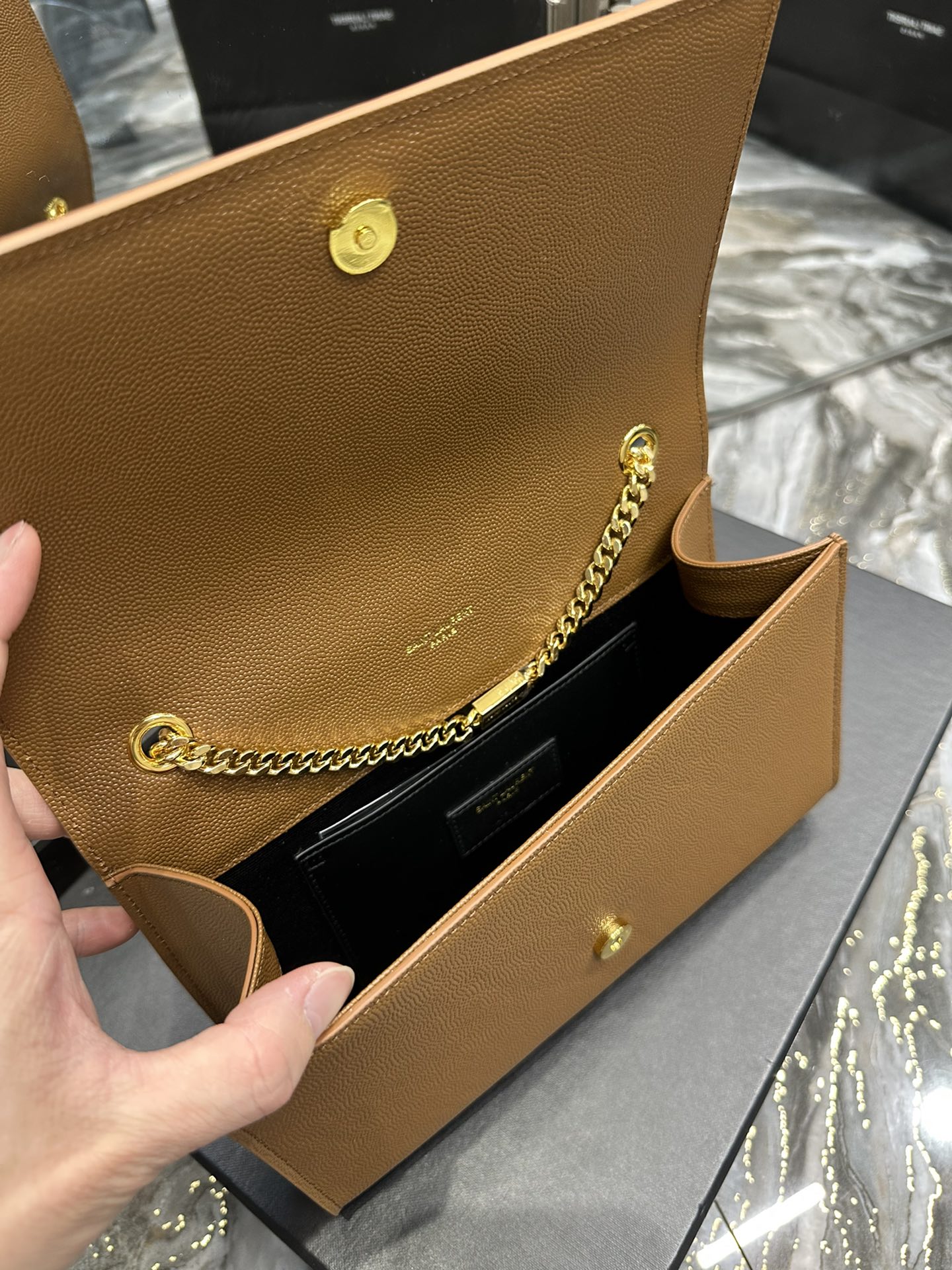 Handbags SAINT LAURENT 364021 size 24x14.5x5 cm - vstockx