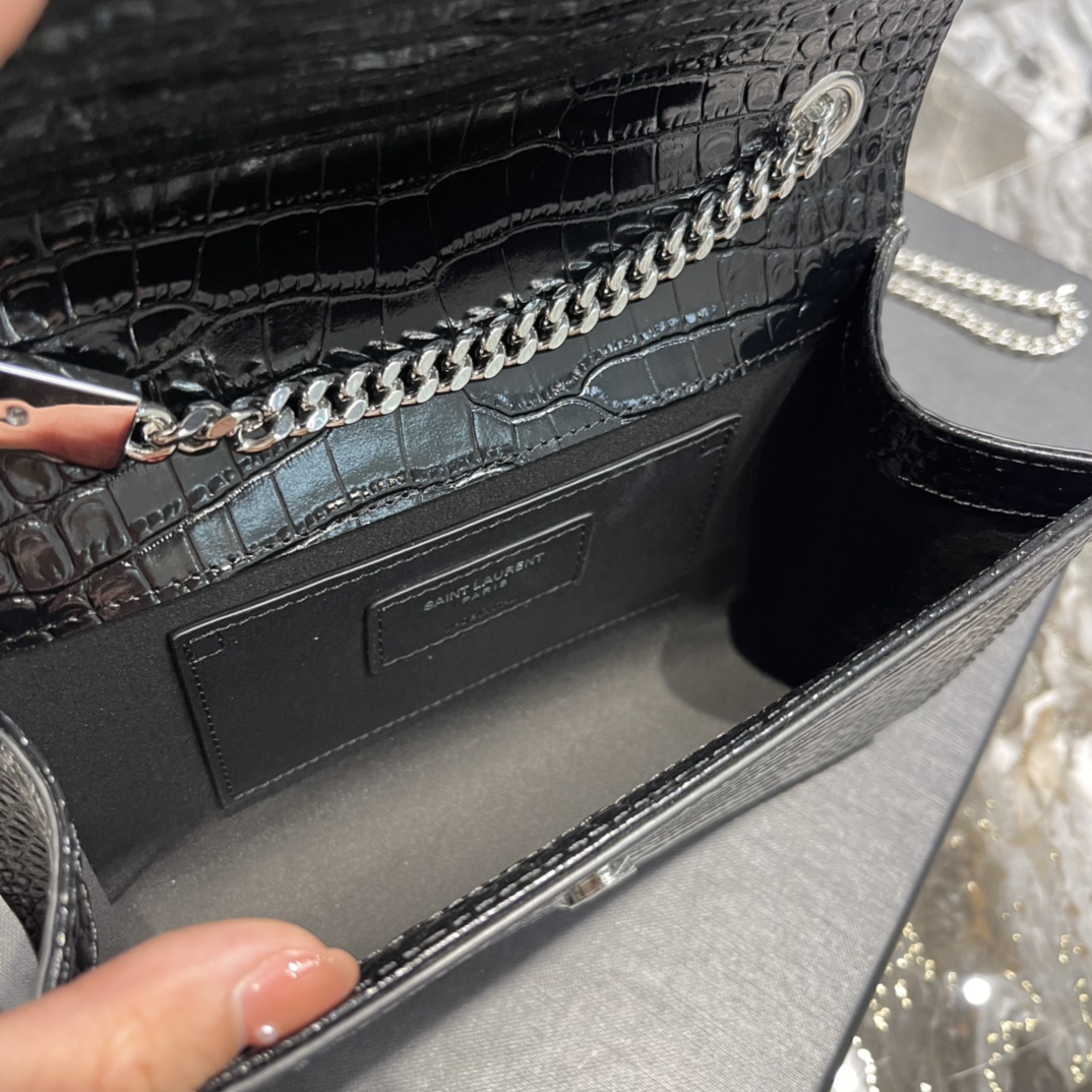 Handbags SAINT LAURENT 469390 size 20x13.5x5.5 cm - vstockx
