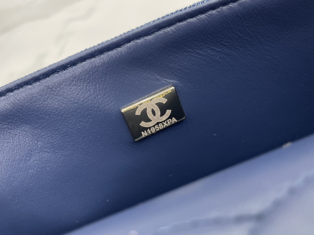 Handbag Chanel size 25 cm - vstockx