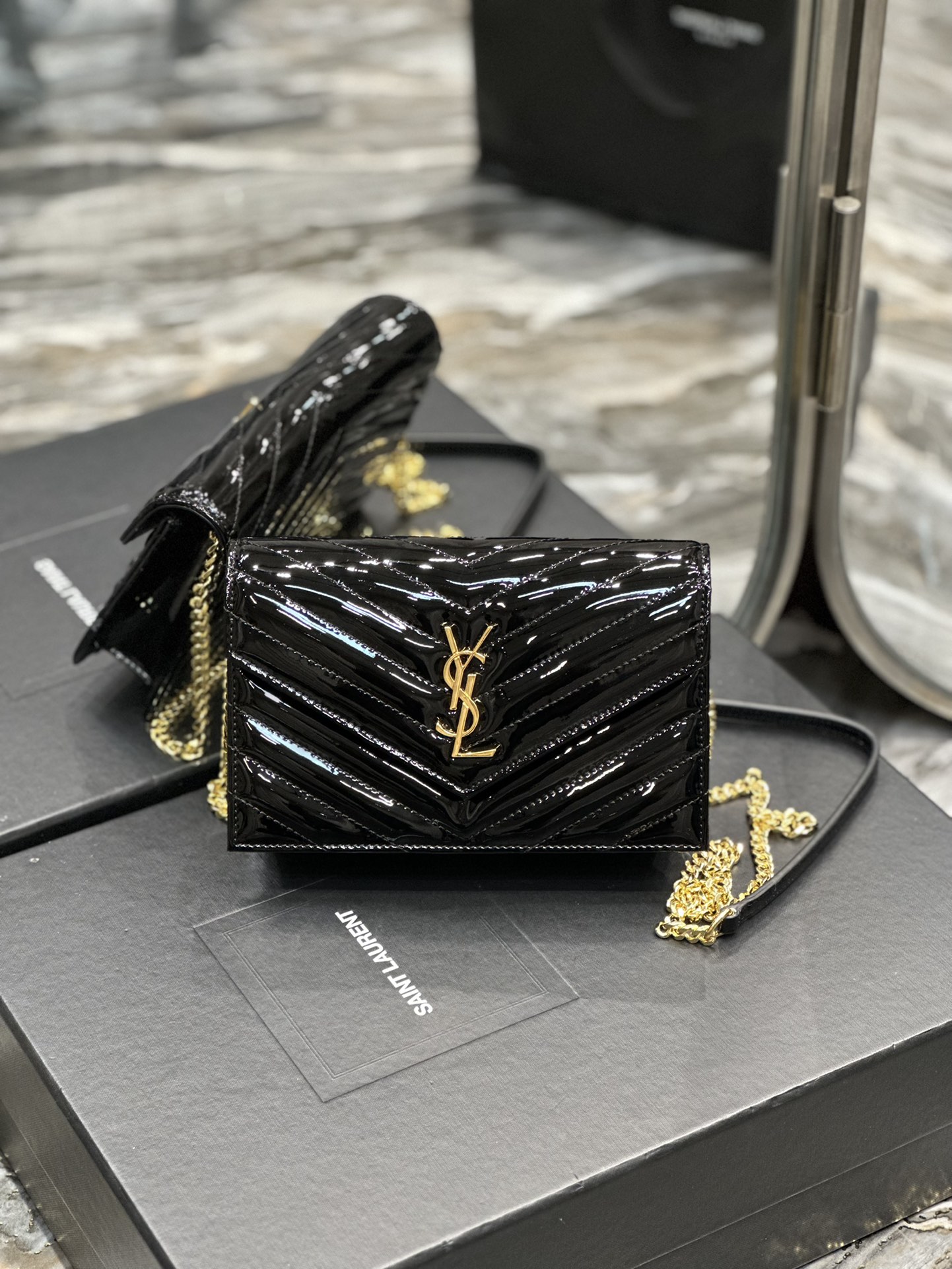 Handbags SAINT LAURENT 393953 size 19x11.5x4 cm - vstockx