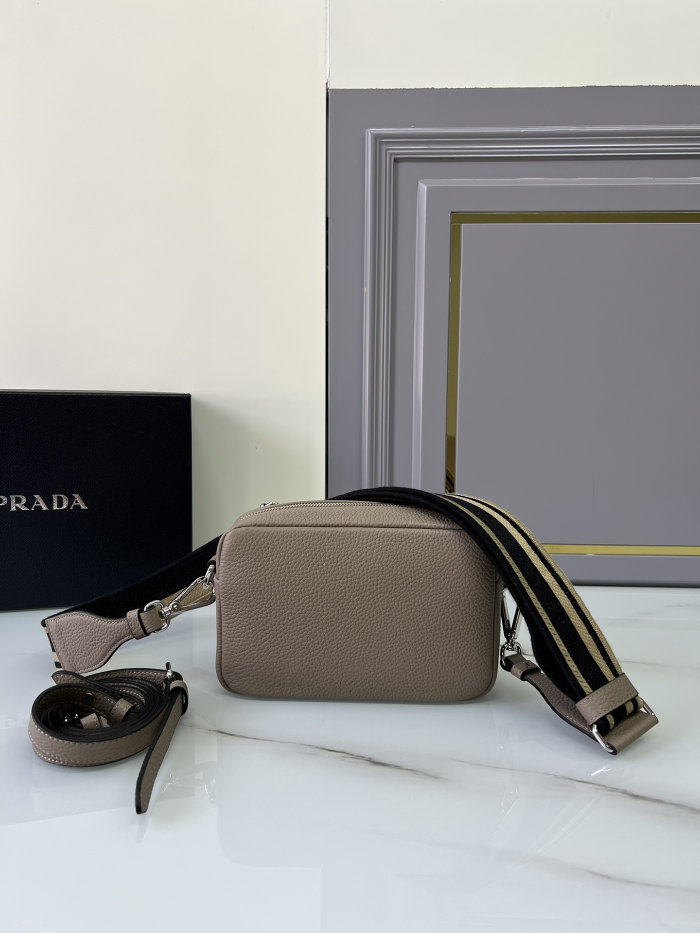 handbags prada 1BH192 19*12*6 - vstockx