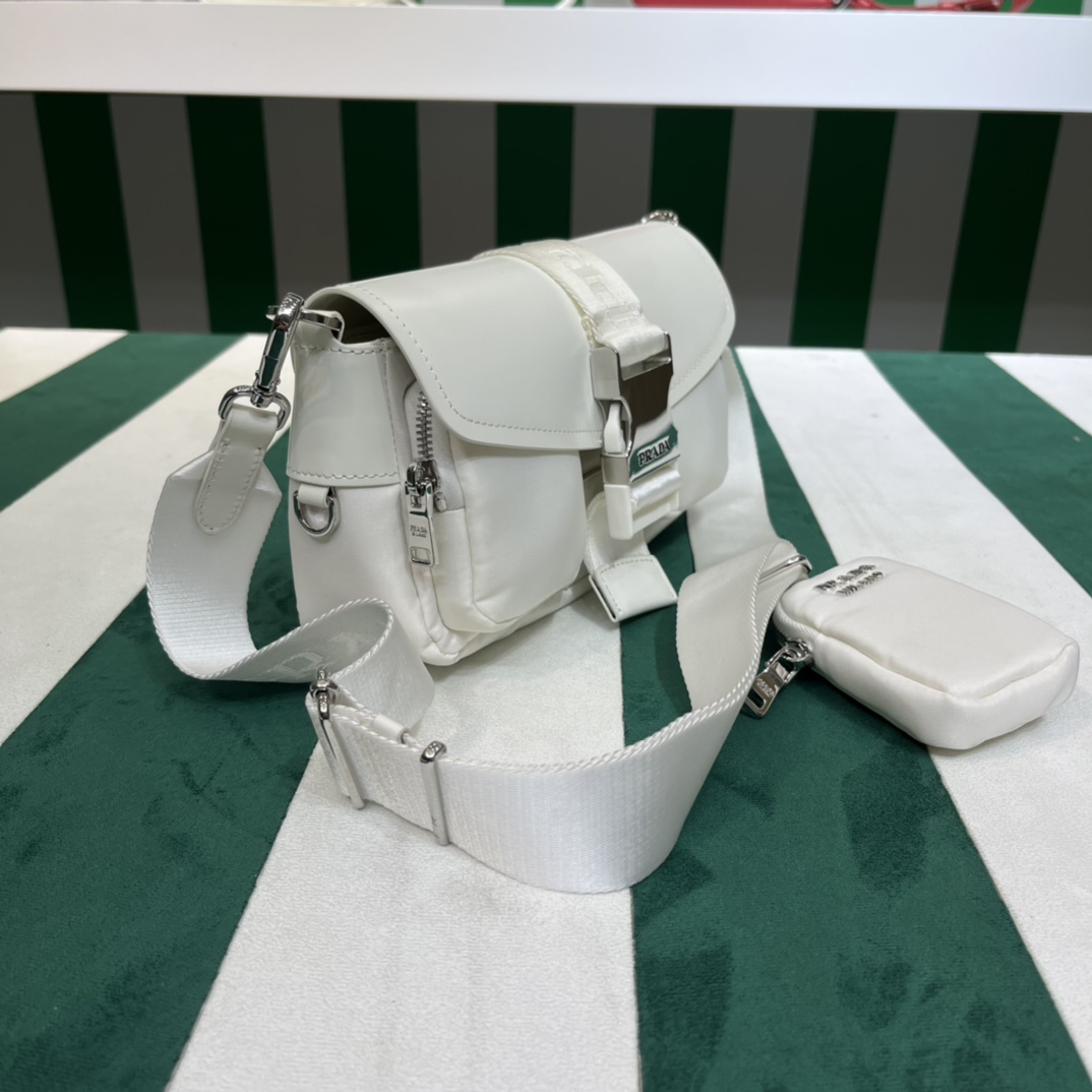 Handbags Prada 1BD295 size:22*7.5*14 cm - vstockx