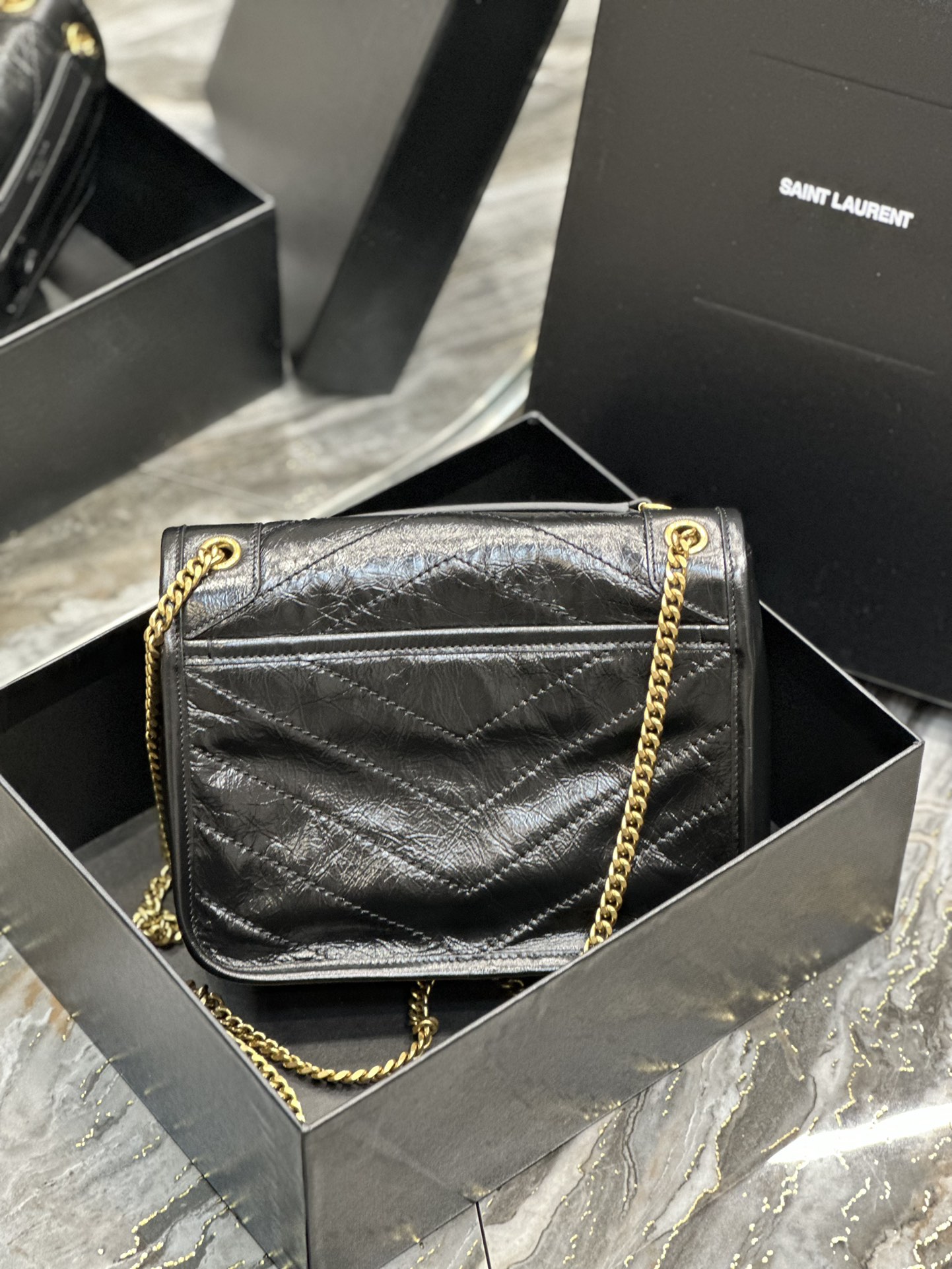 Handbags SAINT LAURENT 633151 size 22  16.5  12 cm - vstockx