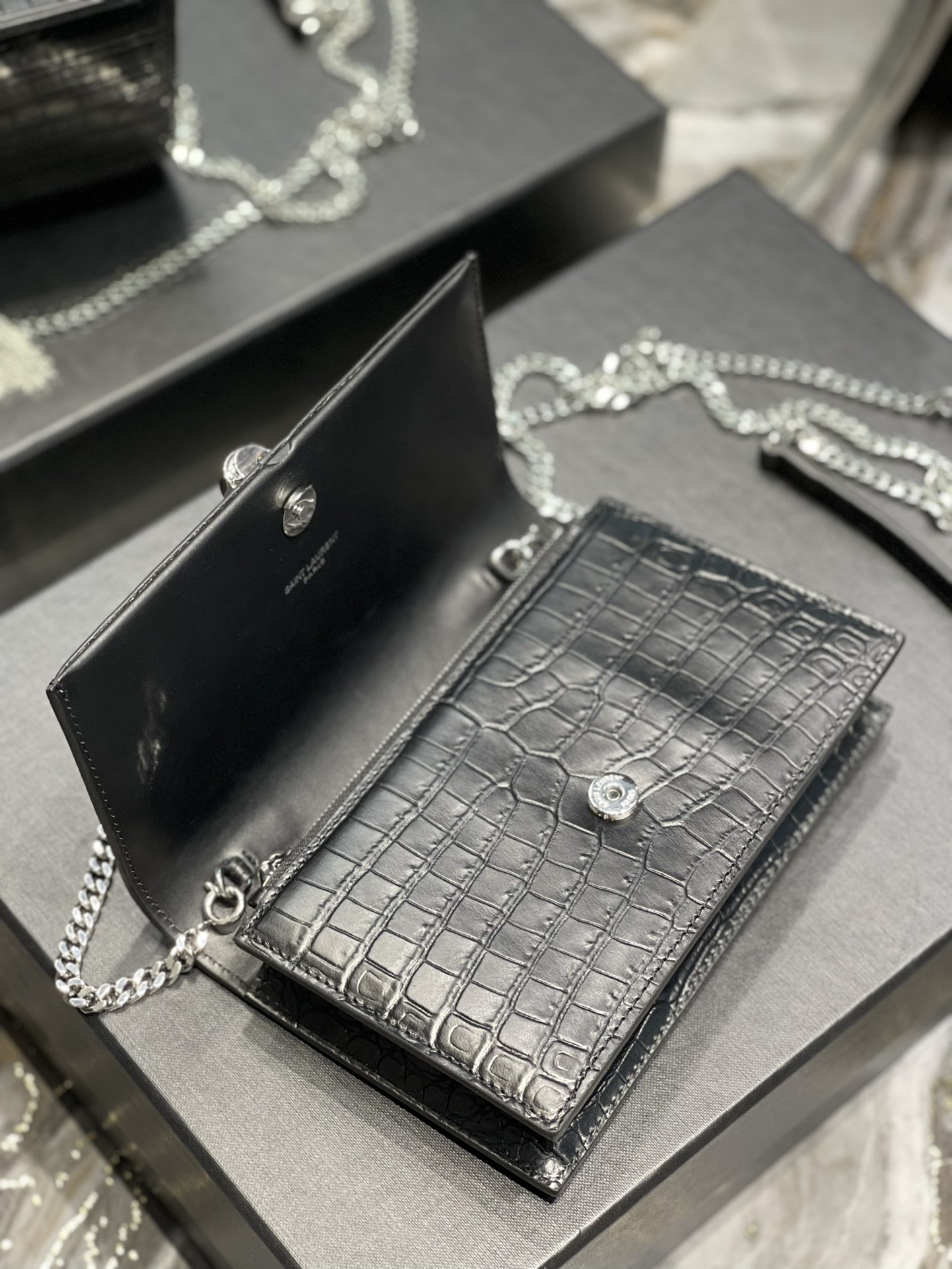 Handbags SAINT LAURENT 452159 size 19x12.5x4 cm - vstockx