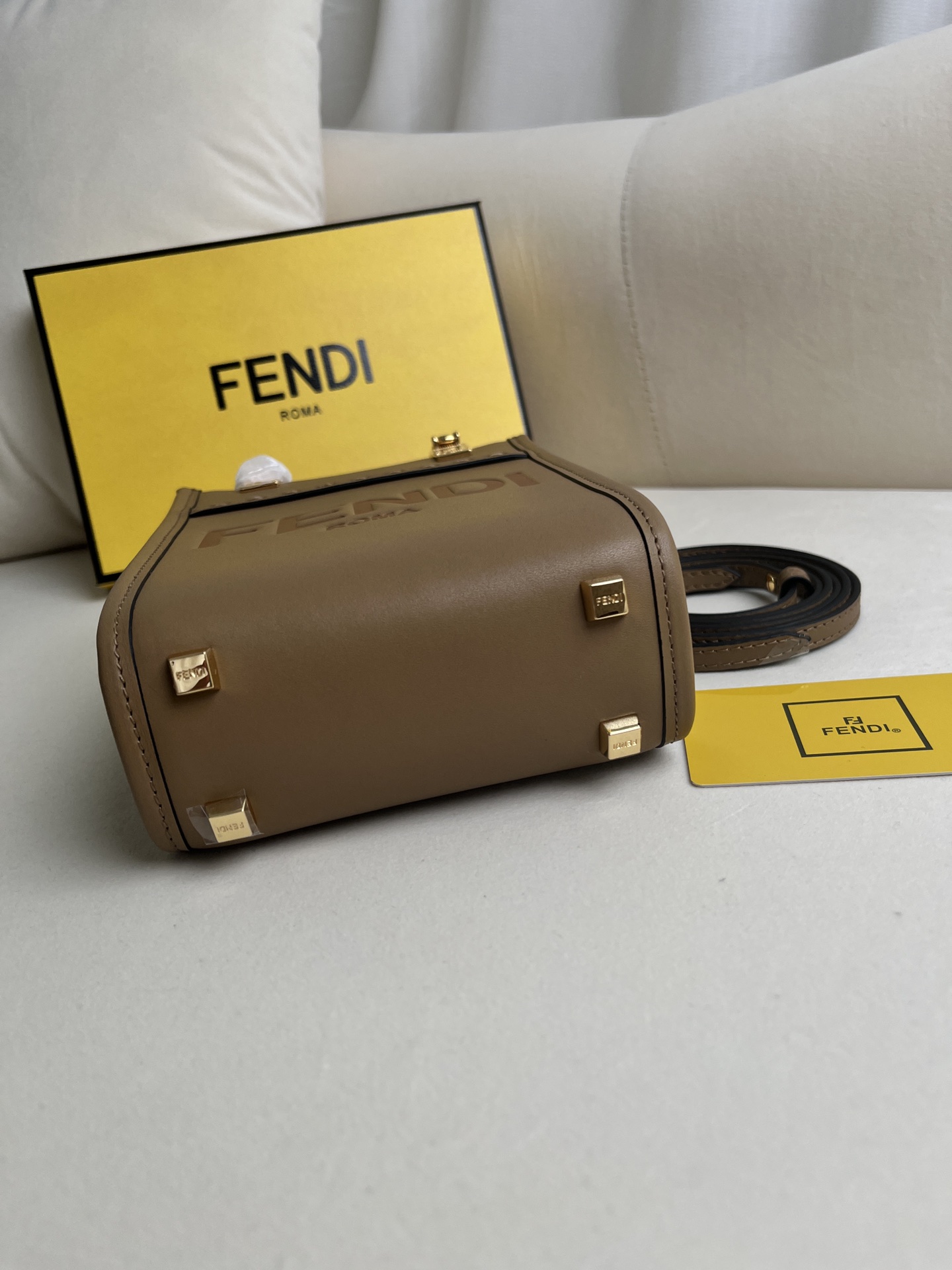 handbags FENDI 208 size:18*13*6.5 - vstockx