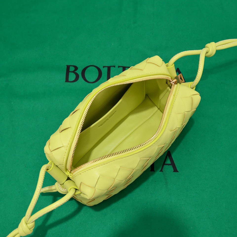 handbags Bottega Veneta 9896 size:17*10*6 - vstockx