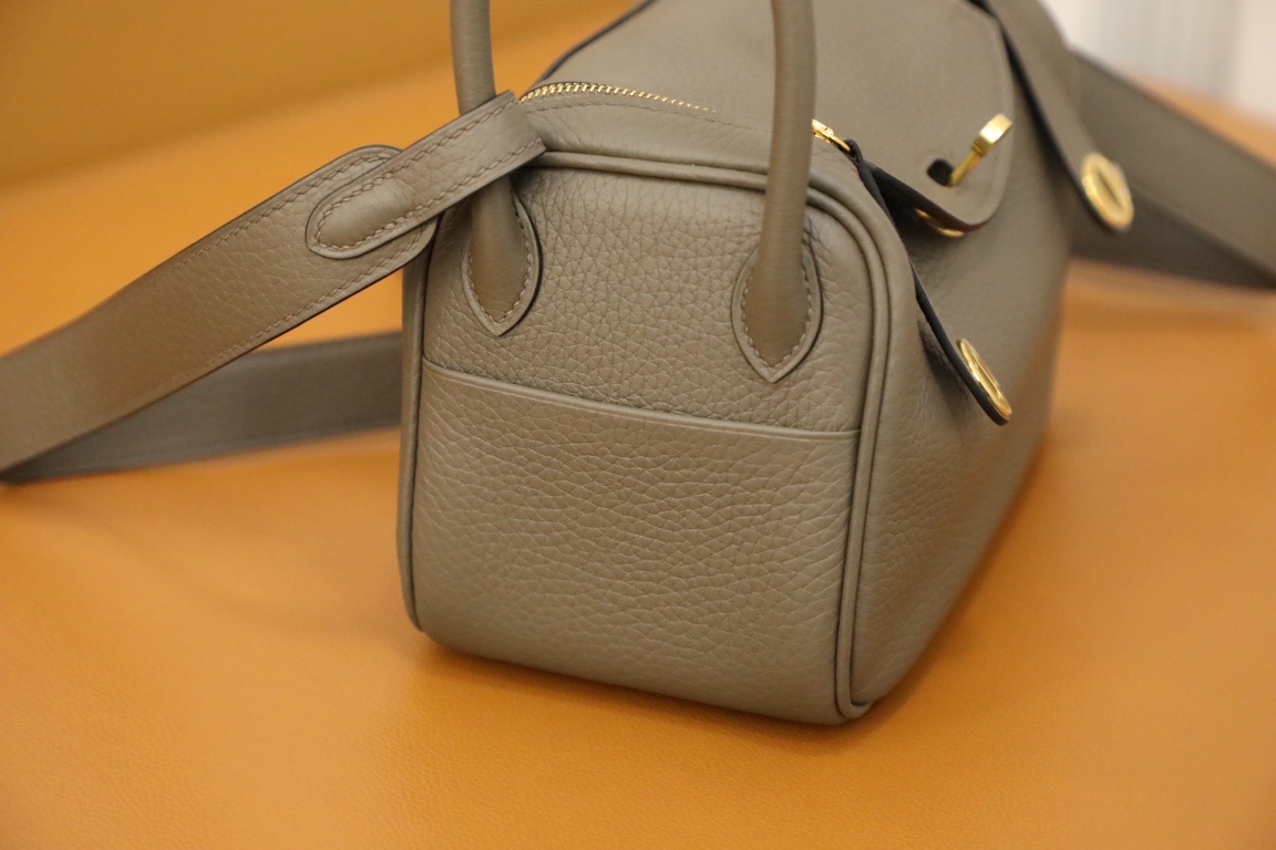 Handbags Hermes Lindy mini tc - vstockx