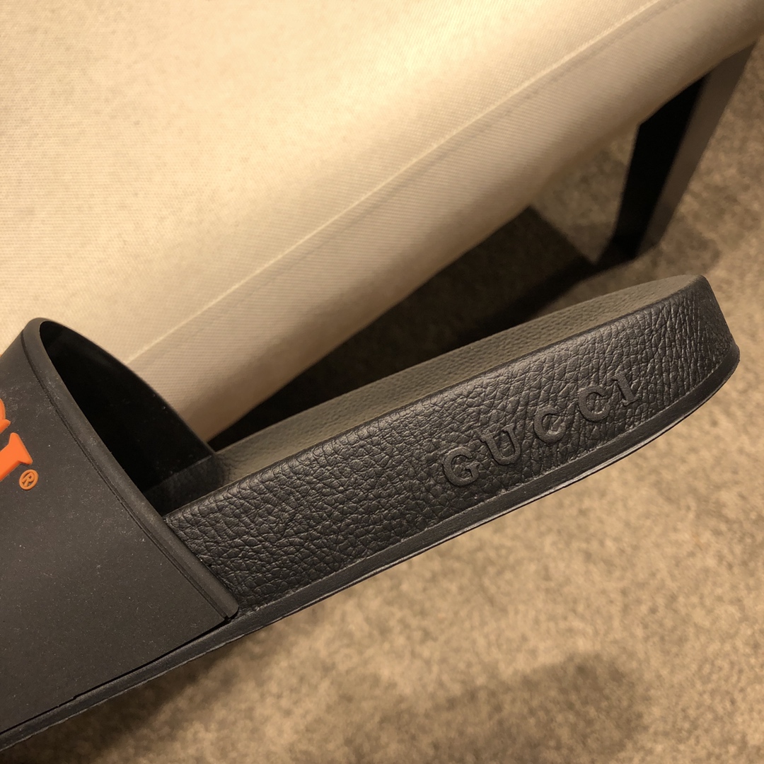 Gucci Slippers 49 - vstockx