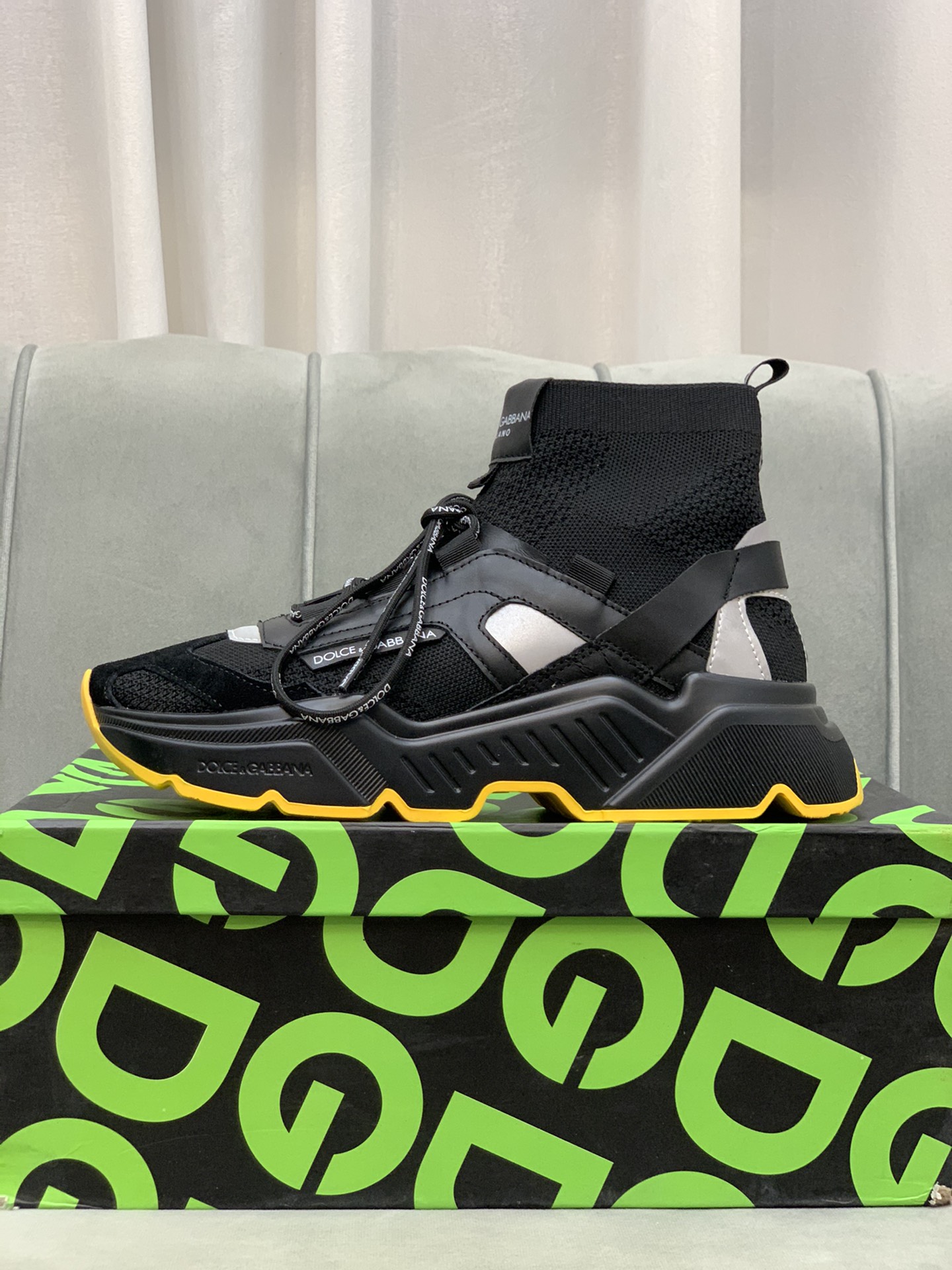 Dolce & Gabbana High-Tops chunky sneakers 2 - vstockx