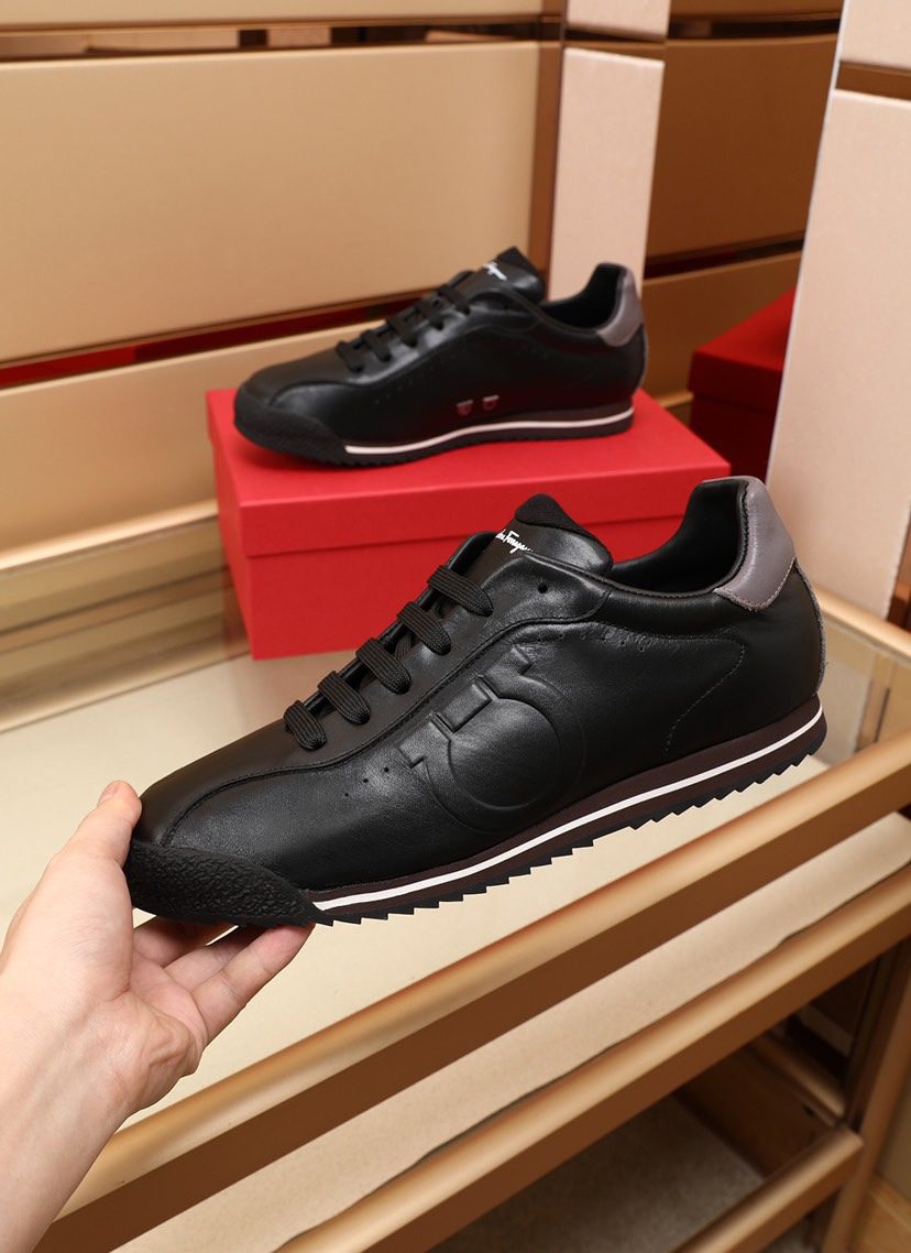 Salvatore Ferragamo Gancini Sneaker 19 - vstockx