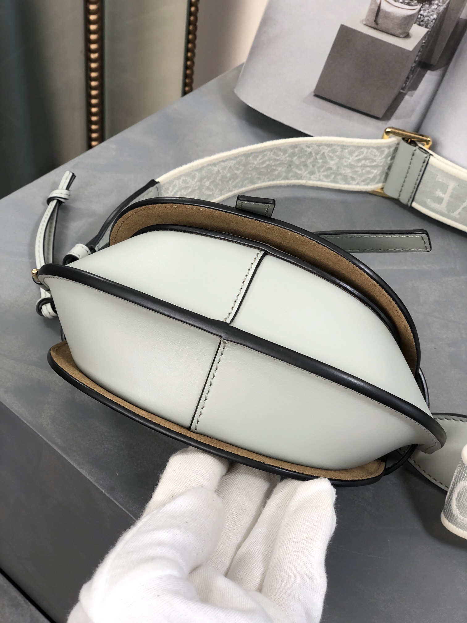 Handbags LOEWE   size:15*12.5*9cm - vstockx