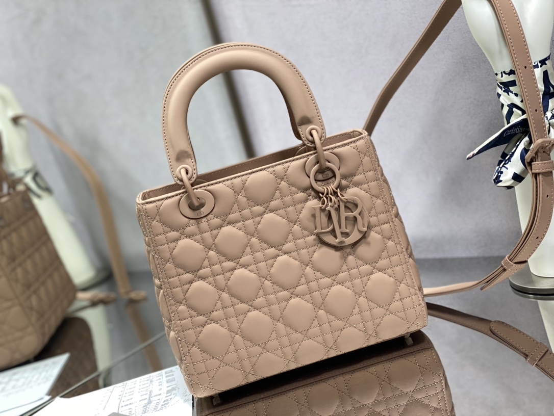 Handbag Dior size 24 cm - vstockx