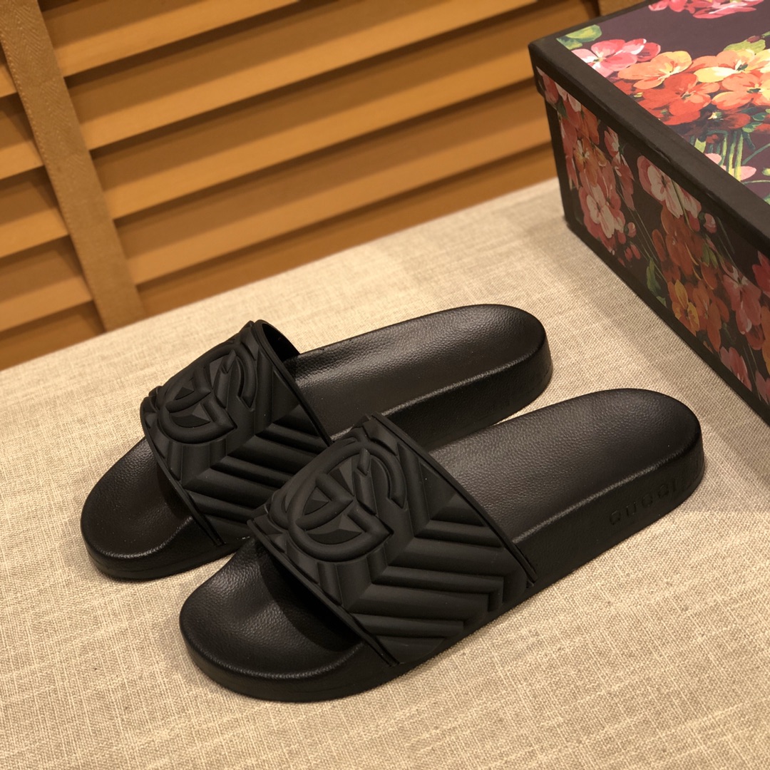 Gucci Slippers 16 - vstockx
