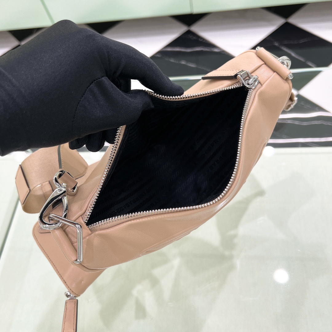 handbags prada 1BH190 26*14*12 - vstockx