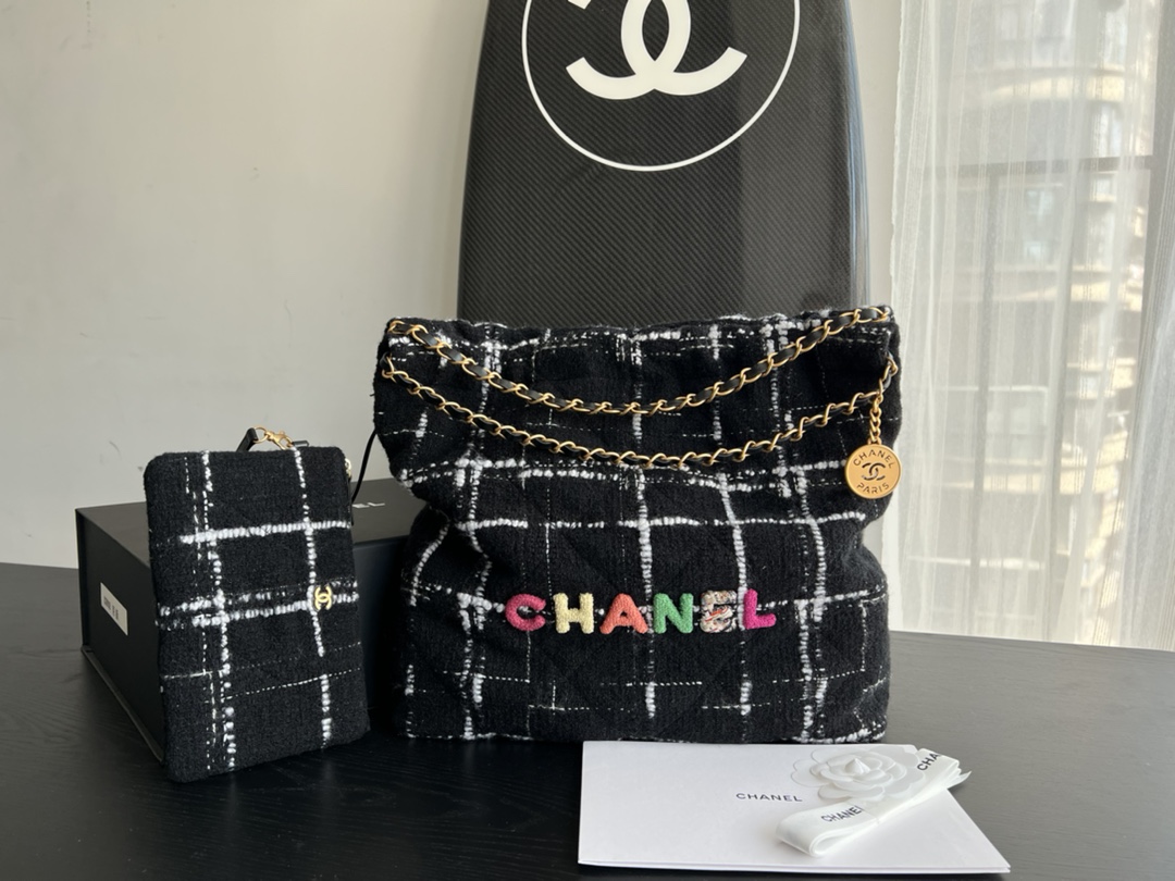 Handbag Chanel 3261 size 39cmx42cmx8 cm - vstockx