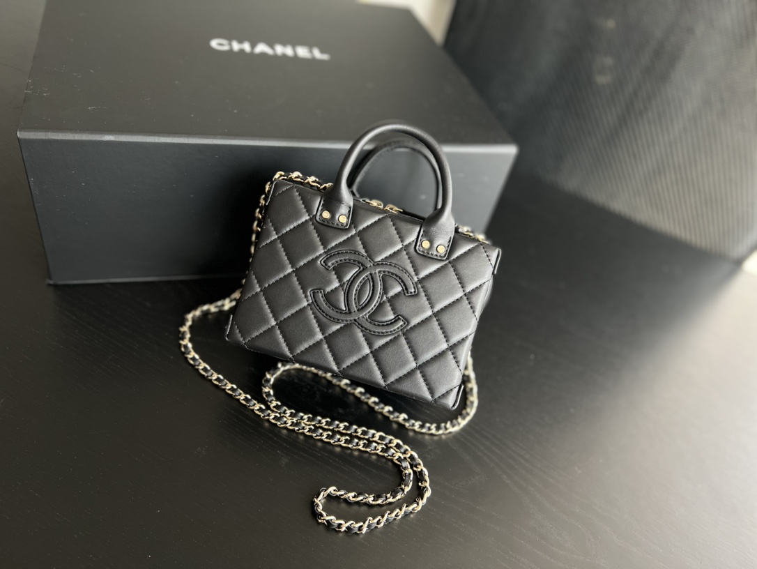 Handbag Chanel size 15cmx11.5cmx5 cm - vstockx