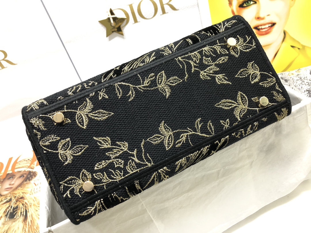 Handbag Dior M0565 size 24 x 20 x 11 cm - vstockx