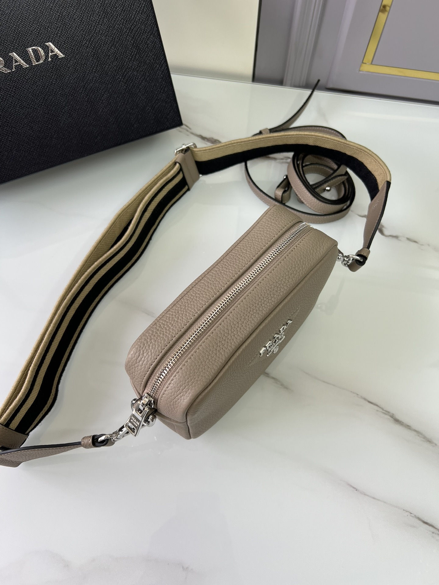 handbags prada 1BH192 19*12*6 - vstockx