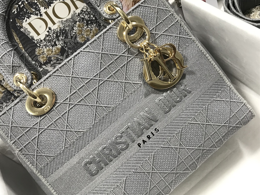 Handbag Dior M0565 size 24*20*11 cm - vstockx